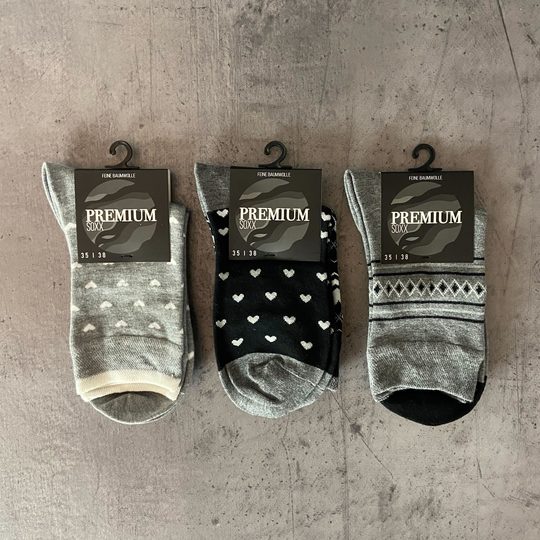 Dámské ponožky s jemným lemem 3 páry černá/šedá/srdíčka mix