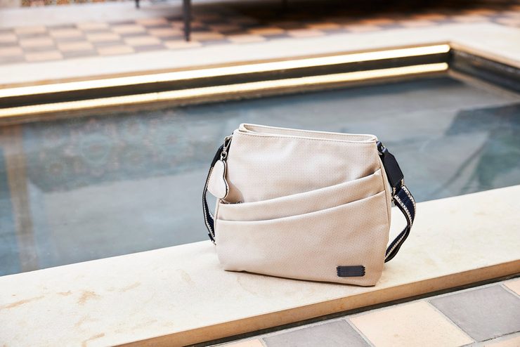 Rieker crossbody kabelka so srdcom Beige/Marine H1004-60