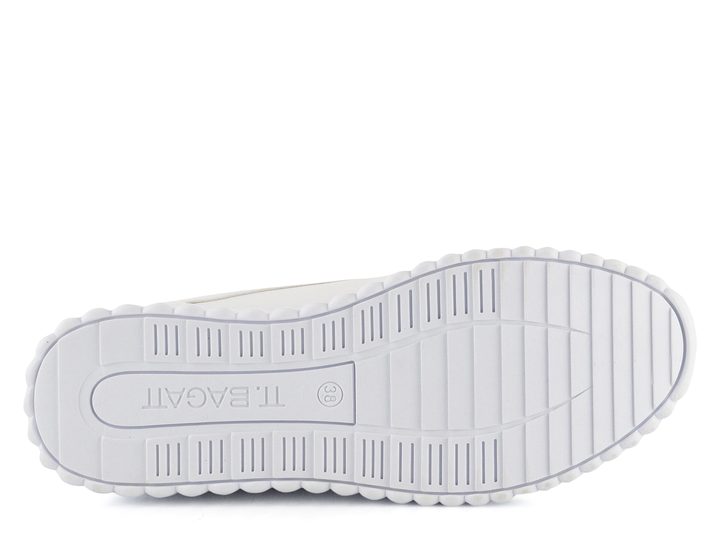 TT.BAGATT bílé tenisky s metalickými doplňky D31-AI605-5050