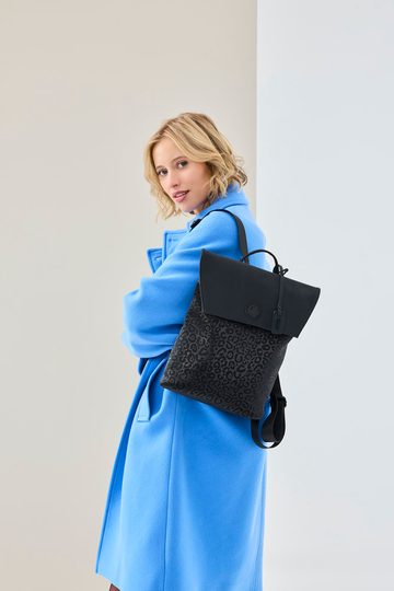 Rieker černý batoh s klopou H1386-01