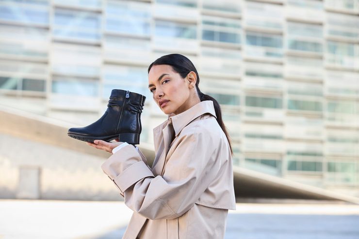 Rieker řasený zipový kotník černý 78656-00