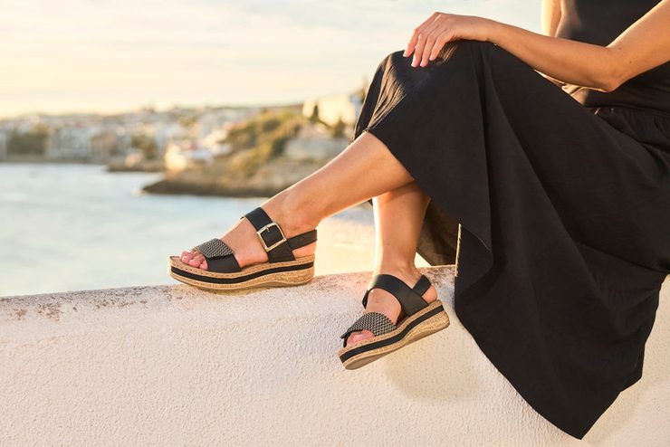 Rieker sandále na platforme s klinon čierne V0951-00