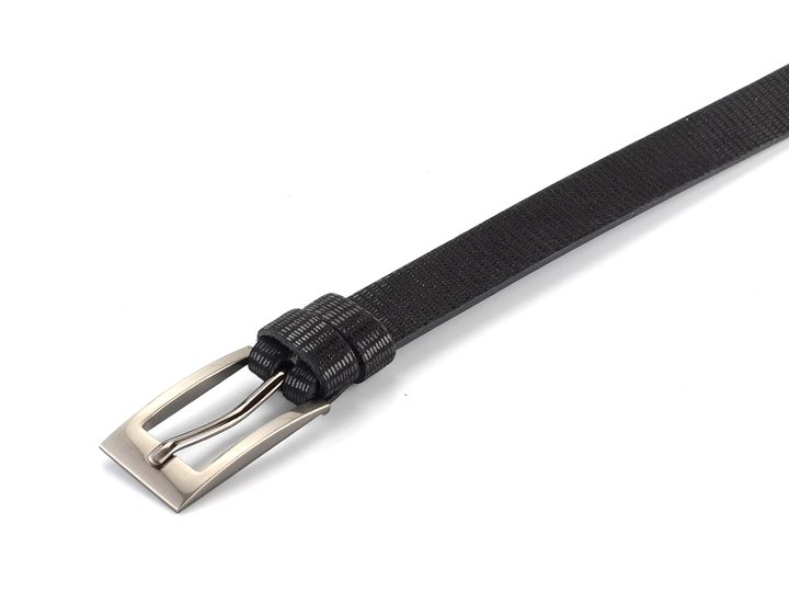 Dámský kožený opasek černý strukturovaný s leštěnou sponou 184-603