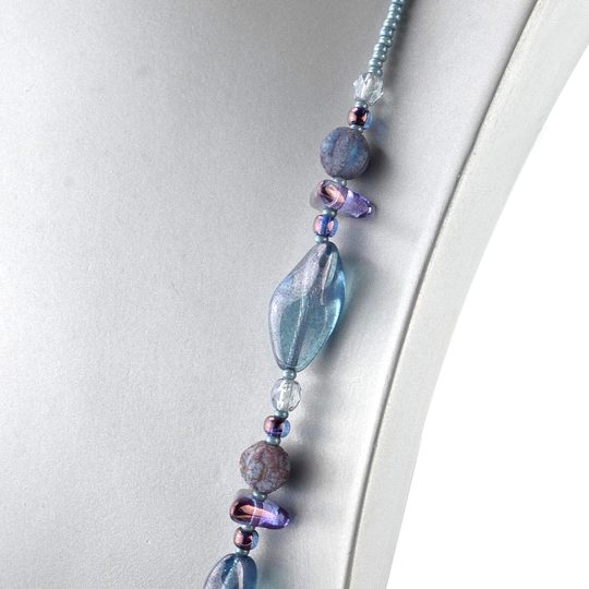 Náhrdelník ze skleněných kamenů a rokajlů modro-fialový