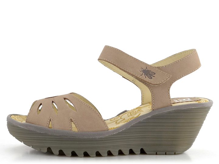 Fly London sandály na klínu béžové taupe Yazi P501479001