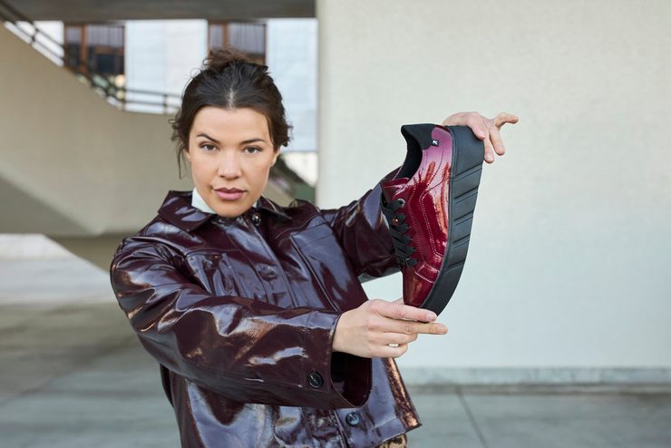 Rieker Sport dámské lakované tenisky cherry/schwarz W2601-35