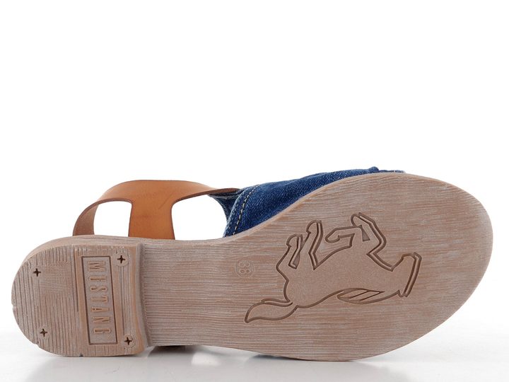 Mustang sandály s plným nártem jeansblau 1388-808-841