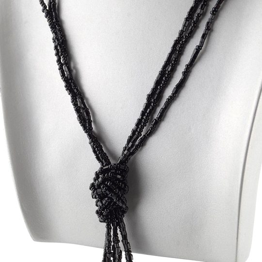 Náhrdelník rokajl dlouhý s uzlem černý