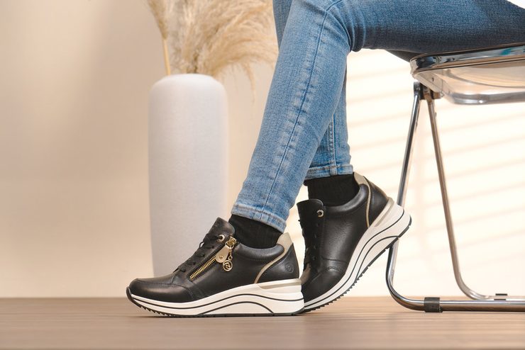 Remonte tenisky na klínku černé D0T03-01