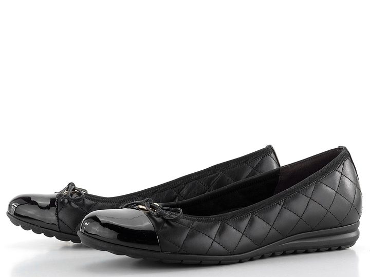 Gabor prošívané baleríny s lakovanou špičkou černé 52.622.57