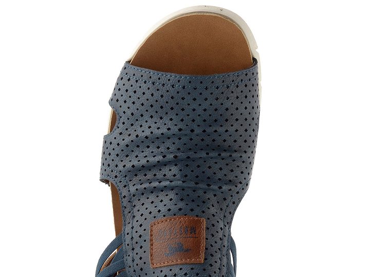 Mustang sandály s plným nártem a gumičkami navy 26M0422003
