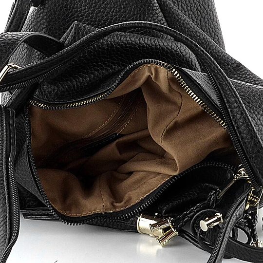 Tamaris mestský batoh so šikmým predným zipsom Carissa black 33187