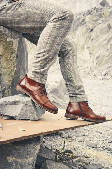 Bugatti vyšší šněrovací kotník koňakový 331-78239-1000