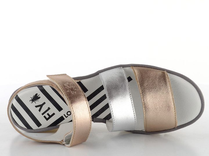 Fly London metalické sandály na klínu sahara/silver P501575005