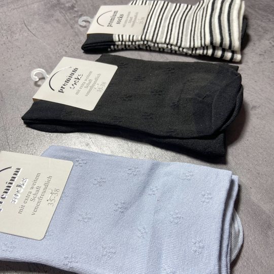 Dámske ponožky so zdravotným lemom 3 páry čierna/modrá/pruh