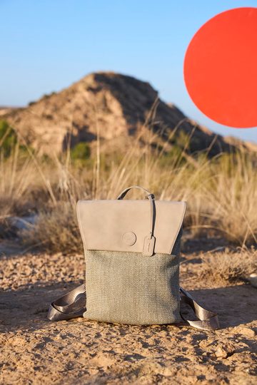 Rieker zelený batoh s klopou H1386-96