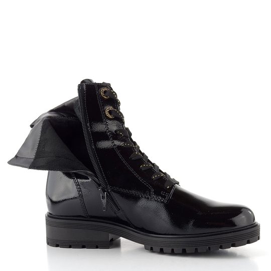 Gabor lakovaná čierna členková obuv 72.765.97