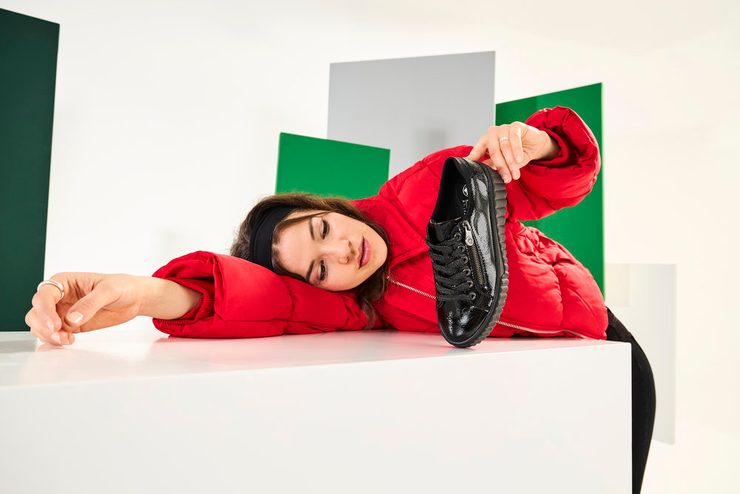 Rieker tenisky na platforme lakované čierne N2501-00