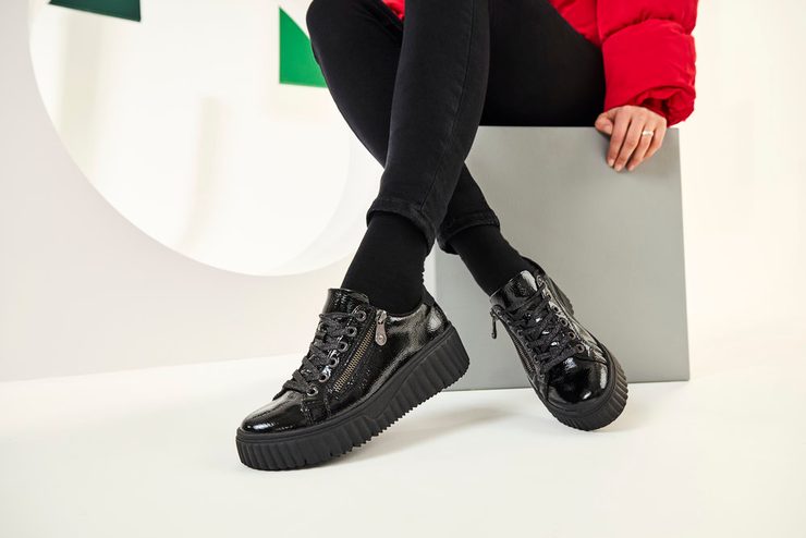 Rieker tenisky na platforme lakované čierne N2501-00