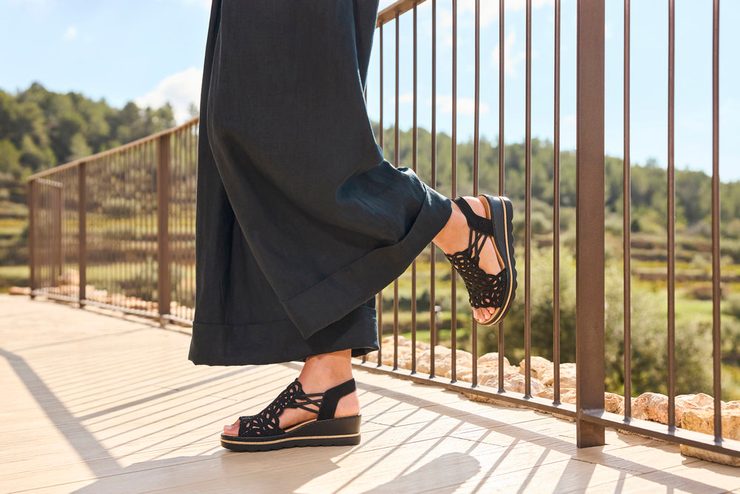 Rieker sandály s klínkem černé 67465-00