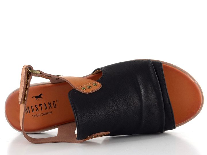 Mustang sandály s plným nártem černé 1388-808-009