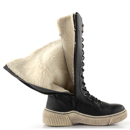 Mustang šnurovacie čižmy čierne 1436-603-009