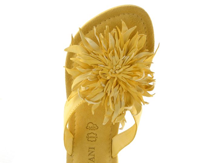 Lazamani žabky se střapatou květinou yellow LA33800