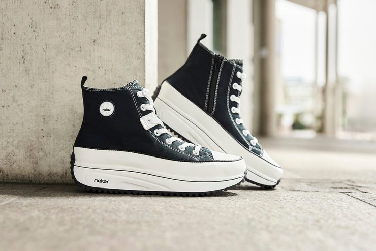 Rieker plátené tenisky na platforme čierne 90010-00