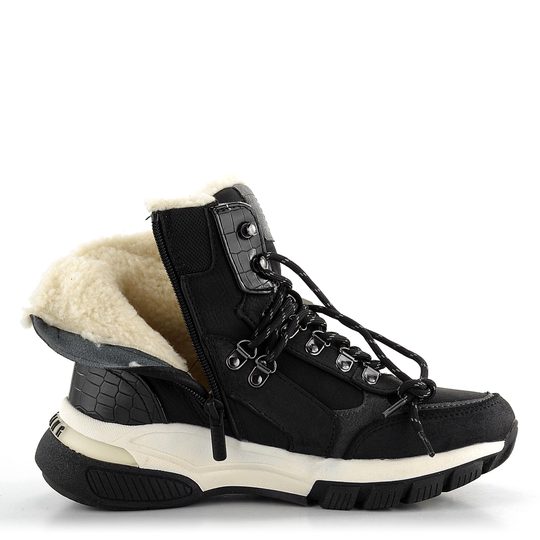 Mustang šněrovací kotník černý 1481-606-009