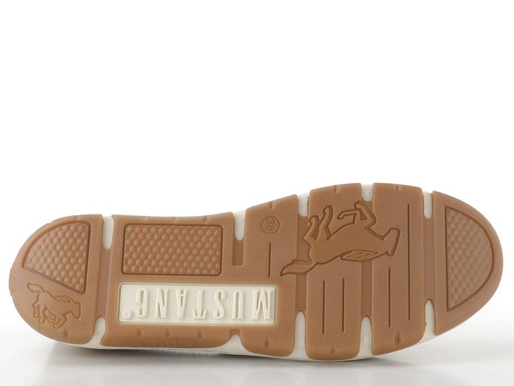 Mustang sportovnější baleríny s páskem sand 26M0582003