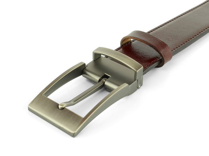 Tmavě hnědý kožený opasek s matovanou sponou 32 mm