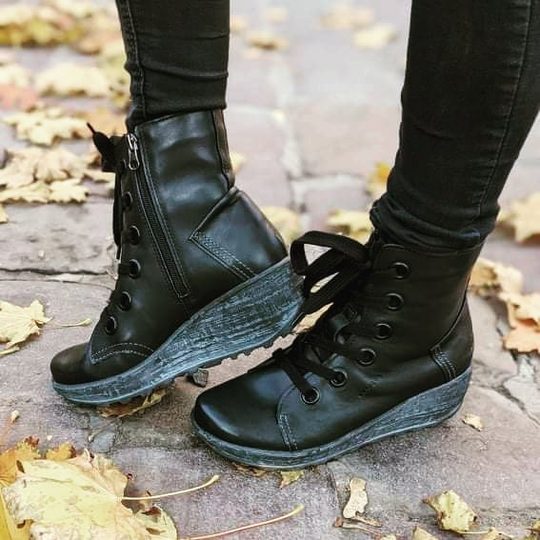 Kacper černý kotník na klínku 4-1906