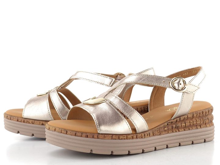 Gabor metalické sandály na klínu puder 82.707.82