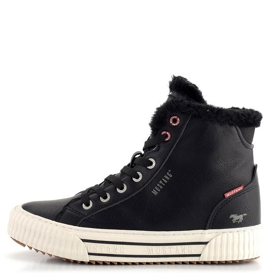 Mustang vyteplený šněrovací kotník na platformě černý 1442-601-009