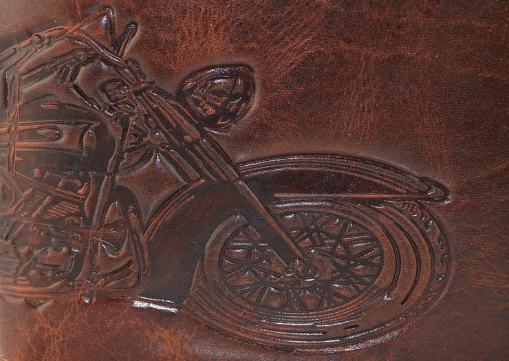 Pánská peněženka s ražbou motorky temně hnědá 6535