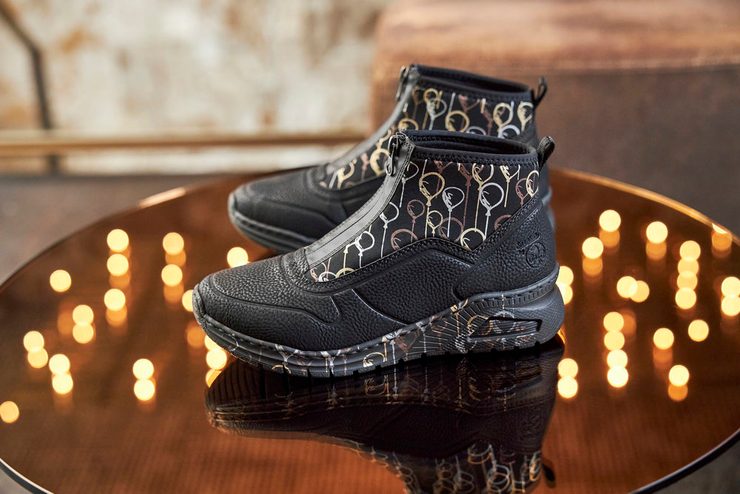 Rieker športovejšia členková obuv s predným zipsom čierna M4953-00