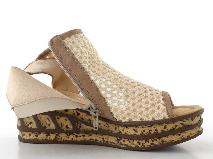 Rieker římské sandály na klínu shell/crema 68180-60