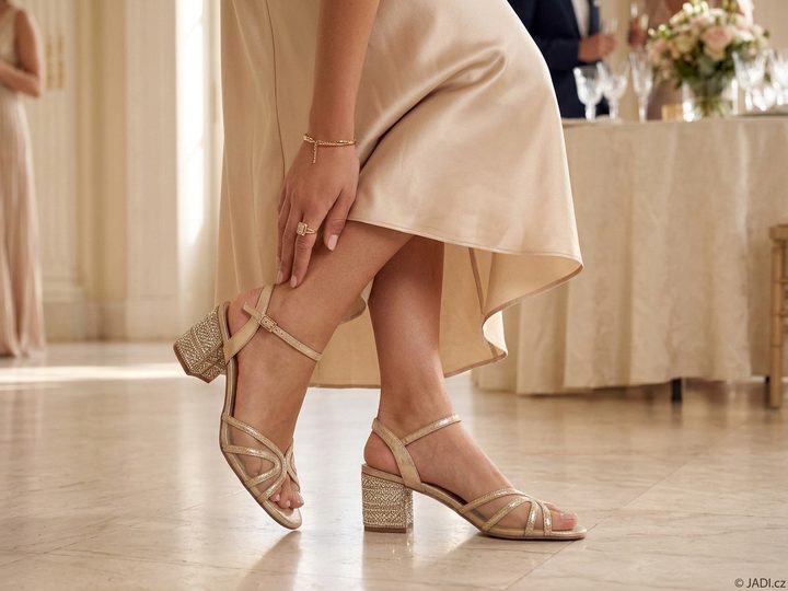 Menbur společenské sandály se zdobeným podpatkem Oro/Gold 25796