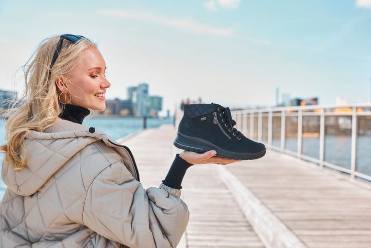 Rieker šnurovacia členková obuv s membránou čierna L7701-00