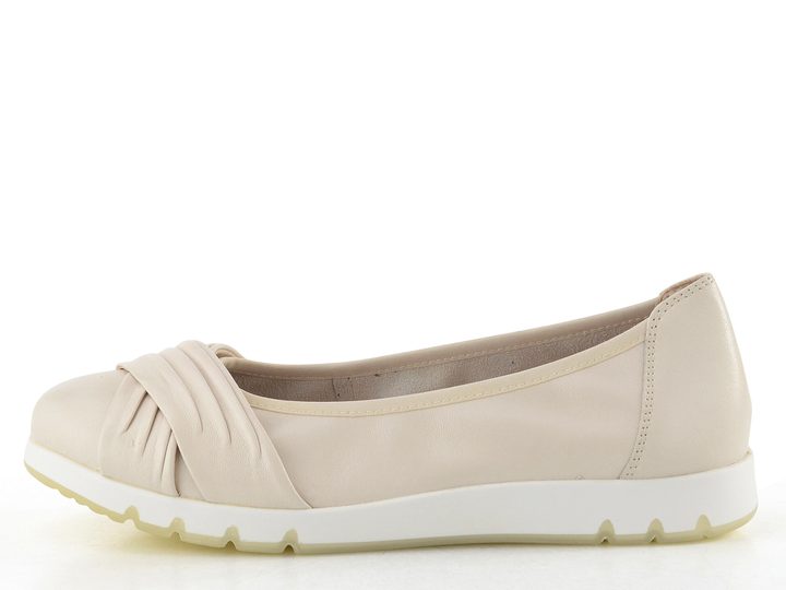 Caprice širší kožené baleríny Off white 9-22118-44