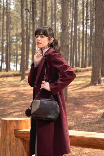 Remonte sešívaná crossbody kabelka s přívěškem hnědá/bronz Q0674-25