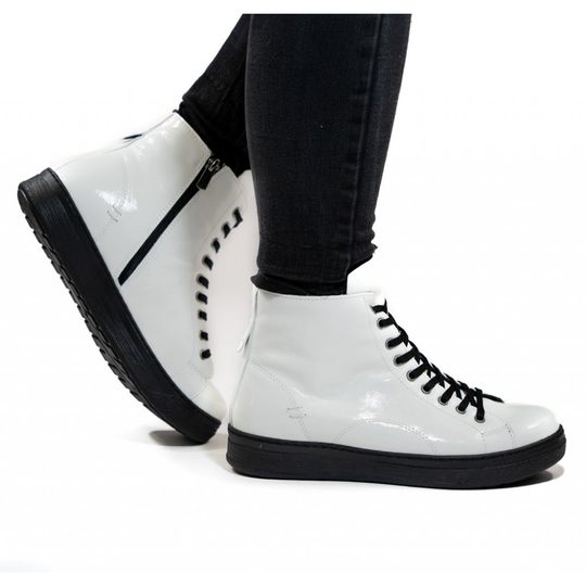 Looke lakovaný bílý kotník Domenique L0770-30