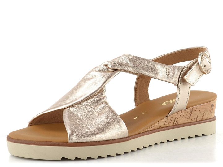 Gabor metalické sandály na klínu puder 82.751.82