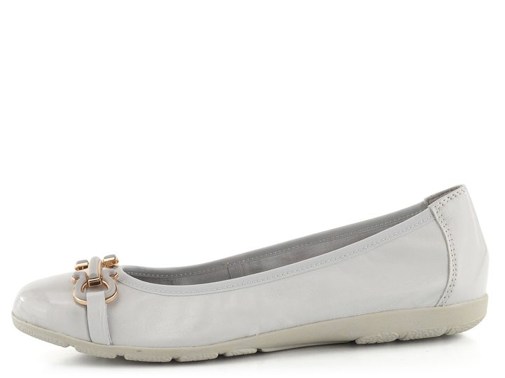 Caprice šedé kožené baleríny so zdobenou špičkou Light Grey 9-22172-20