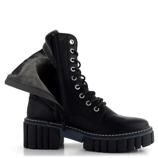 Mustang šněrovací kotník na hrubé podešvi Schwarz 1447-506-009