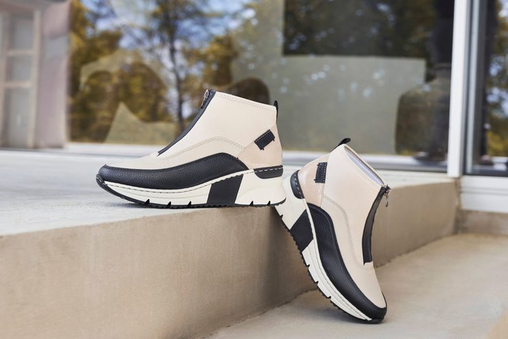 Rieker sportovnější kotník na klínu černý/krémový N6352-60