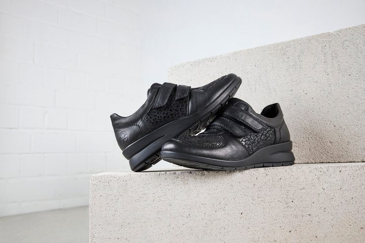 Rieker poltopánky na suchý zips čierne L4868-00