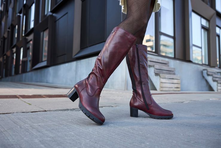 Rieker hladké kozačky vínové 77684-35