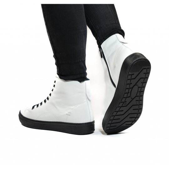 Looke lakovaný bílý kotník Domenique L0770-30