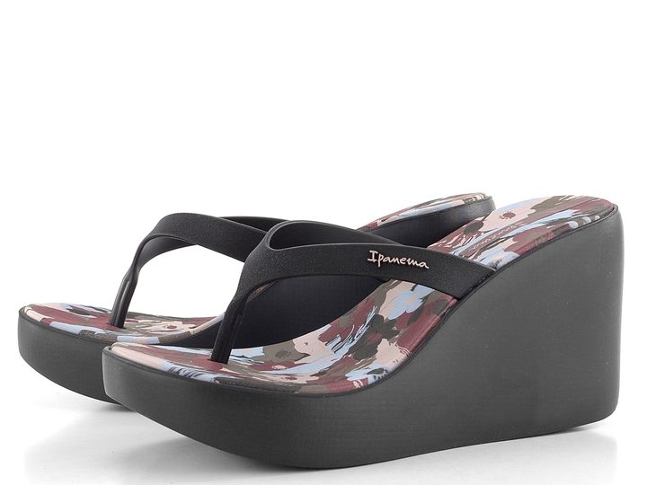 Ipanema černé žabky na klínu High Fashion Thong Fem 83521-AQ572Z
